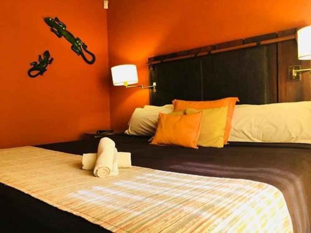 Raices Amambai Lodges Puerto Iguazu Exterior photo