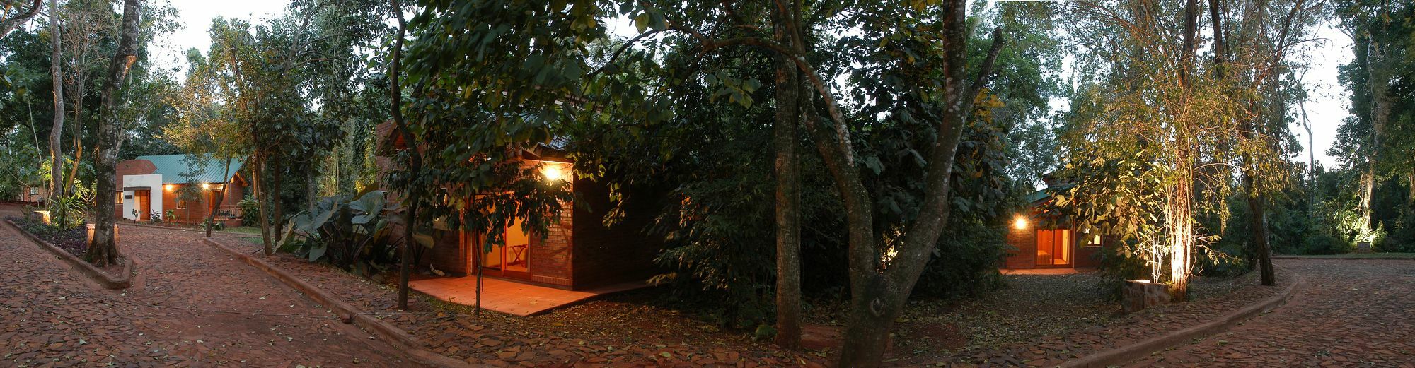 Raices Amambai Lodges Puerto Iguazu Exterior photo